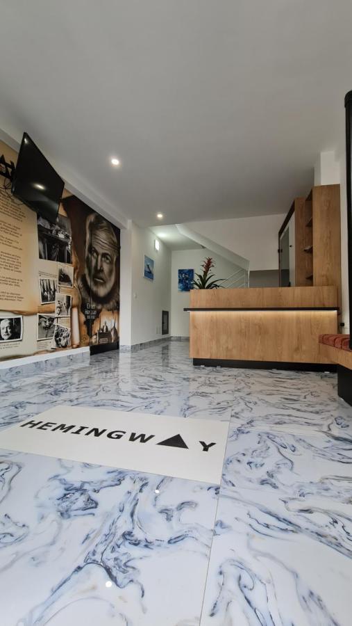 Heming-Way Hotel ดูร์เรส ภายนอก รูปภาพ